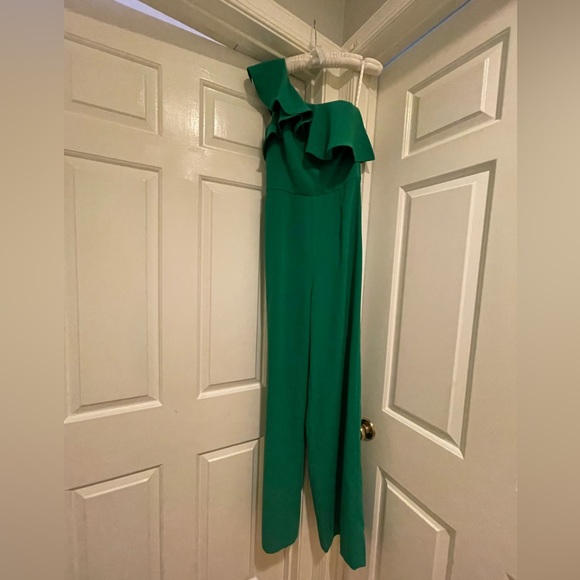 Lilly Pulitzer Lyra One-Shoulder Jumpsuit Style 003347 Fern Gully Green - Picture 2 of 8